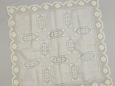 Obrus 64 x 64, kolor - Biały, stan - Bardzo dobry