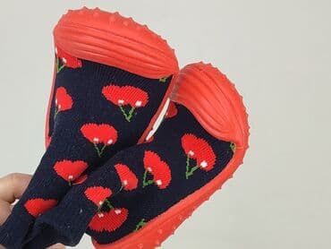 buty dziecięce wsuwane: Kapcie 22, Używany — 6