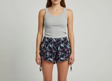 krótkie spodenki w kwiaty: Szorty damskie, rozmiar S — 6