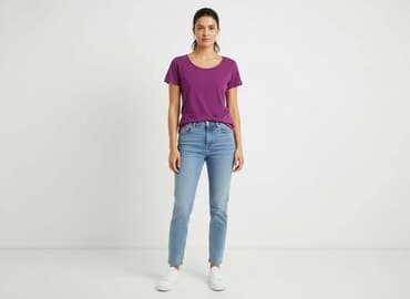 fioletowy t shirty: Women`s T-shirt, size M — 1