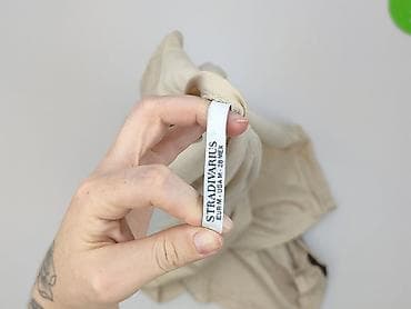 cloud 5ive: Stradivarius, T-shirt damski, rozmiar M — 4
