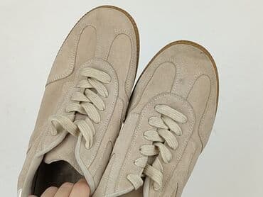 czarna sukienka i białe trampki: Sneakersy damskie, rozmiar 39 — 4