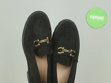 kozaki na platformie ccc: Czarne mokasyny damskie na słupku - Model: mokasyny z ozdobną — 6