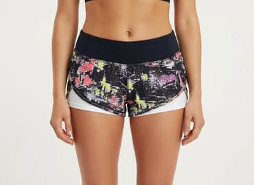 dres damski z krótkimi spodenkami: Szorty damskie, rozmiar XS — 7