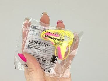h: Zatyczki do uszu — 4