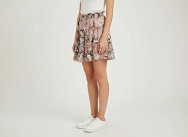 spódnice z falbaną na dole: Women`s skirt, size S — 1