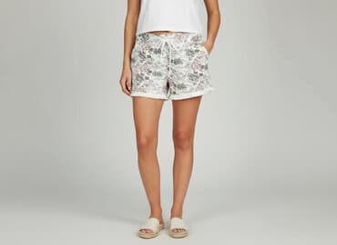 krótkie spodenki w kwiaty: Szorty damskie, rozmiar S — 8