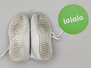 kurtka dla noworodka: Trampki 22, Używany — 4