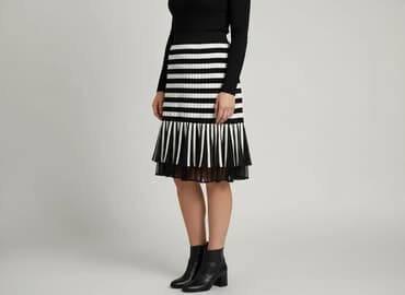 czarne spódnice tiulowe midi: Women`s skirt, size 3XL — 1