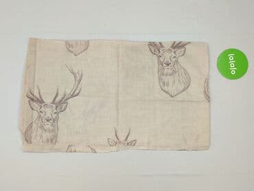 Pillowcases: Obrus w odcieniu beżu z nadrukiem przedstawiającym głowy jeleni. Wzór — 2
