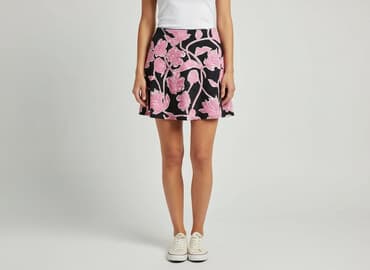 krótkie spodenki z wysokim stanem czarne: Szorty damskie, rozmiar M — 1