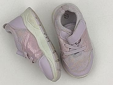 modne bluzki wiosenne: Buty sportowe 22, Używany — 1