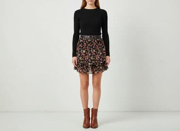 spódnice z falbaną na dole: Women`s skirt, size S — 1