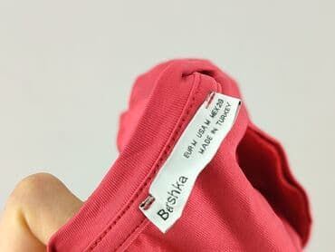 bluzki z dłuższym tyłem: Bershka, T-shirt damski, rozmiar M — 4