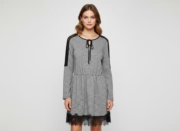 koronkowa sukienka i sweter: Sukienka damska, rozmiar S — 1