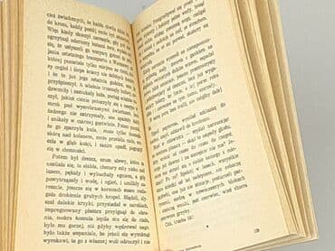 Książki: Książka, gatunek - Powieść, stan - Bardzo dobry — 3