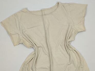 44 t shirts: Women`s T-shirt, size L — 1