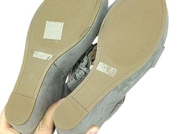 sukienka i sandały na koturnie: Sandały damskie, rozmiar 39 — 5