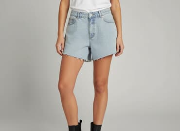 buty new look: Shorts for women, size L — 7