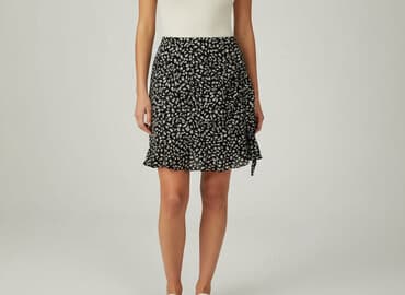 spódnice mini z paskiem: Women`s skirt, size XS — 1