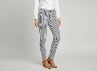 krótkie spodenki z lampasami: New Collection, Spodnie materiałowe damskie, rozmiar S — 6