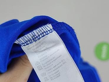 bluzki dekolt w serce: T-shirt damski, rozmiar S — 5