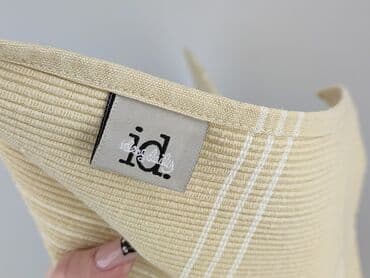 Artykuły papiernicze: Obrus 84 x 31, kolor - Beżowy, stan - Bardzo dobry — 4