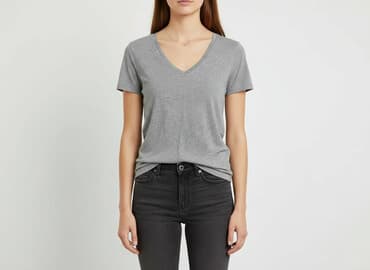 białe t shirty z dekoltem v: T-shirt damski, rozmiar S — 1