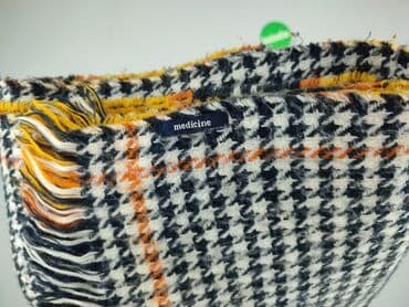 h: Scarf, Female, condition - Very good — 4