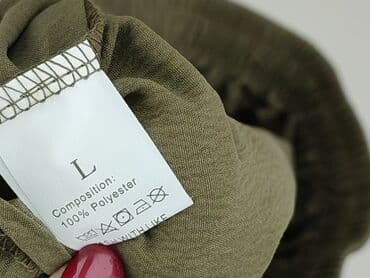 krótkie spodenki i nogi z cellulitem: Szorty damskie, rozmiar L — 5