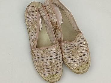 comfortable buty: Damskie espadryle w kolorze pudrowego różu z ozdobną, ażurową cholewką — 1