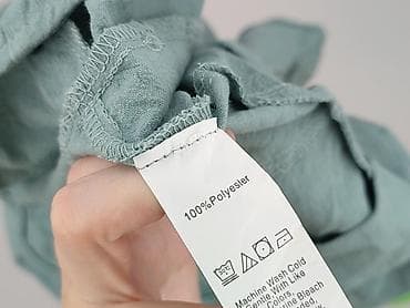 Women: Women's blouse, size XS — 4