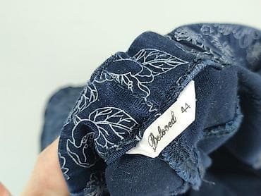 pull and bear dzwony: Damskie spodnie Beloved, rozmiar 44 - Krój: rurki/skinny, pełna — 4