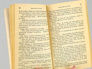 Książki: Książka, gatunek - Powieść, stan - Bardzo dobry — 3