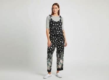 krótkie spodenki ogrodniczki damskie: Kombinezon damski, rozmiar S — 6