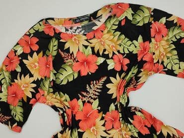 t shirty pod marynarkę: Women`s T-shirt, size XL (EU 42) — 1