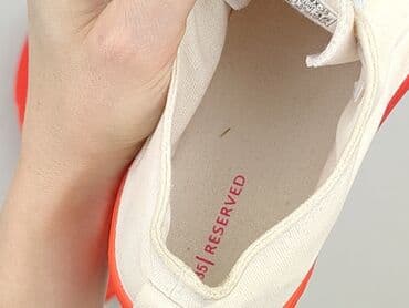 buty z białą podeszwą na wf: Reserved, Trampki damskie, rozmiar 35 — 6