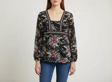 czarna sukienka z rozszerzanymi rękawami: Women's blouse, size S — 1