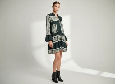 sukienka i długie kozaki: Women`s dress, size S — 1