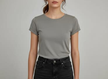 freddie mercury t shirt: Queen, Women`s T-shirt, size S — 1