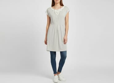 koronkowa sukienka i sweter: Sukienka damska, rozmiar S — 1