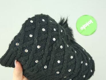 Hats and caps: Cap, Female, condition - Good — 4