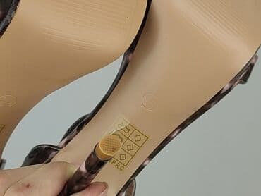 ccc srebrne sandały na obcasie: Sandały damskie, rozmiar 39 — 7