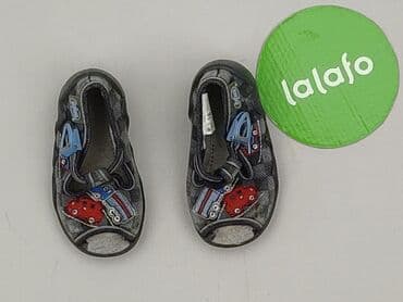 w.klapkach tekst: Kapcie Befando, 18, Używany — 2