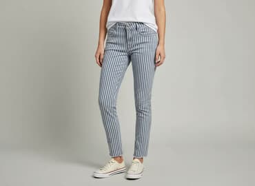 przetarte jeansy damskie: Jeansy damskie, rozmiar S — 5