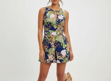 paznokcie do niebieskiej sukienki: Sukienka damska, rozmiar M — 6