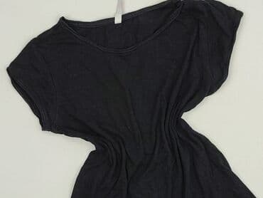 czarne t shirty w serek damskie: FB Sister, T-shirt damski, rozmiar S — 1