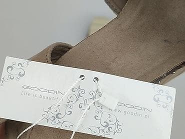 shoe: Sandals for women, size 37 — 6