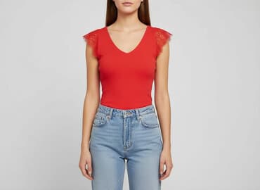 czerwona bluzka z dekoltem v: House, Bluzka damska, rozmiar S — 1