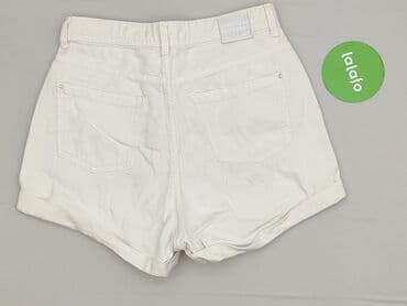 krótkie spodenki i nogi z cellulitem: Bershka, Szorty damskie, M — 3